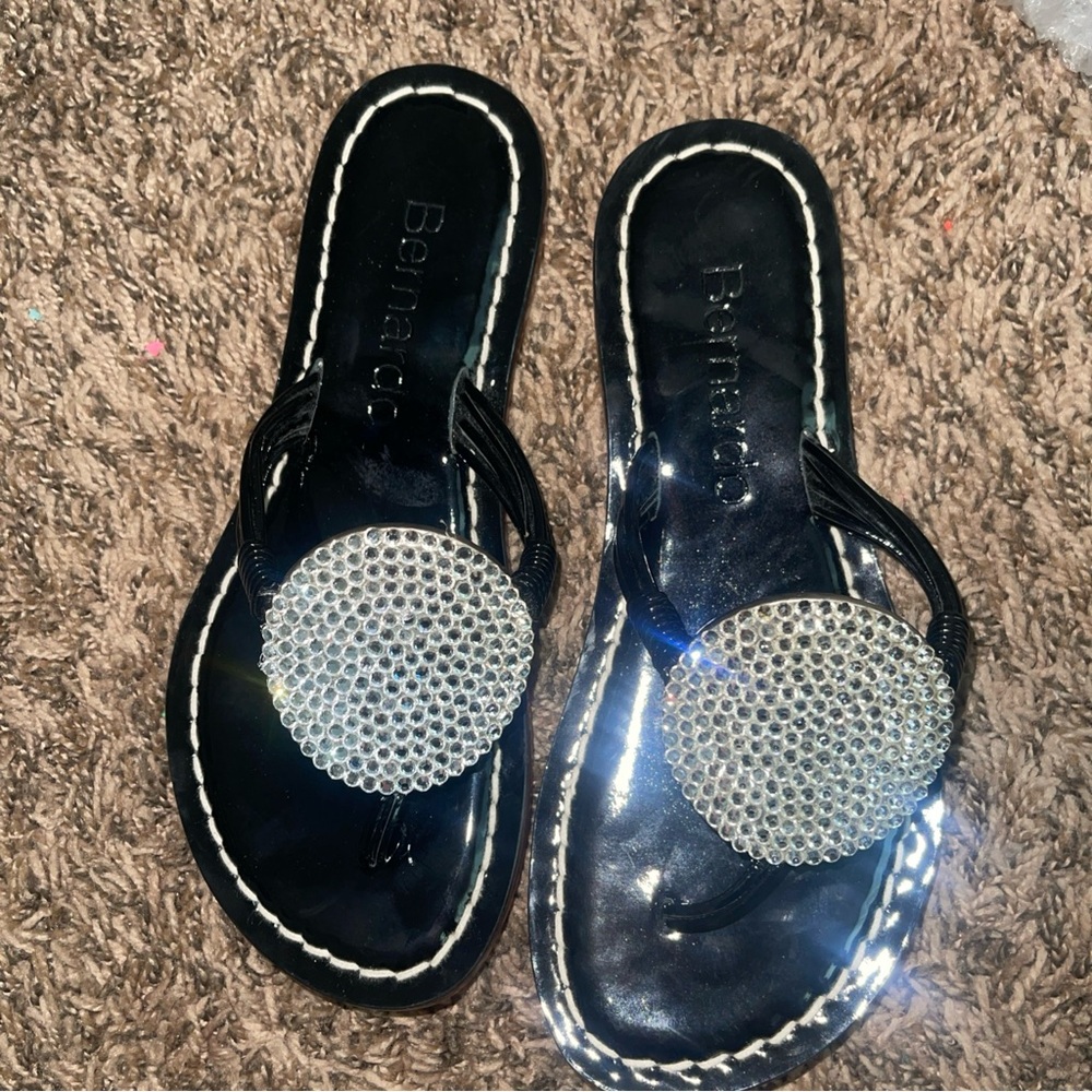 Bernardo Patent Leather Black Rhinestone Disc. Sandal Sz 6M NWOB